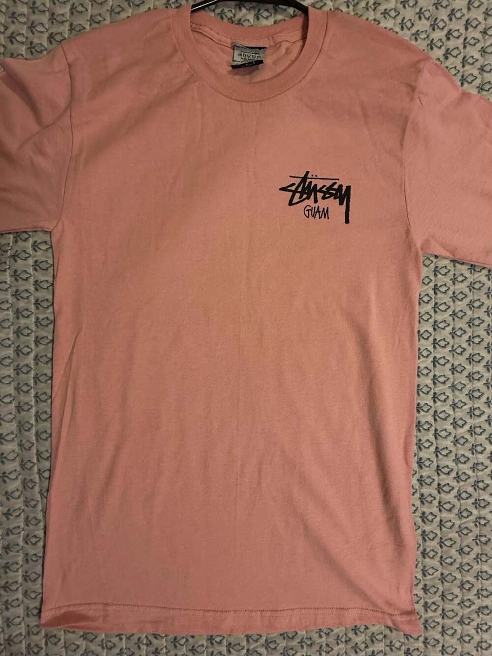 Stüssy Guam Chapter Store Script Logo T-Shirt Pink Size SM cut tag sample